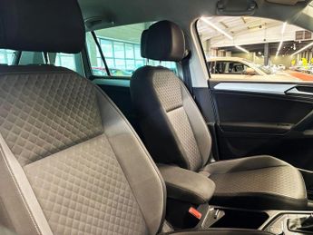 VOLKSWAGEN TIGUAN 2.0 TDI Match SUV 5dr Diesel DSG 4Motion Euro 6 (s/s) (150 ps)