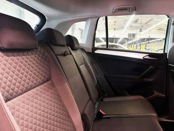 VOLKSWAGEN TIGUAN 2.0 TDI Match SUV 5dr Diesel DSG 4Motion Euro 6 (s/s) (150 ps)