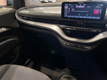 FIAT 500E 42kWh Icon Hatchback 3dr Electric Auto (118 ps)