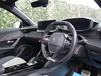 PEUGEOT E-2008 50kWh GT Premium SUV 5dr Electric Auto (136 ps)