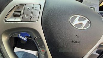 HYUNDAI IX35 1.7 CRDi Premium SUV 5dr Diesel Manual Euro 5 (s/s) (115 ps)