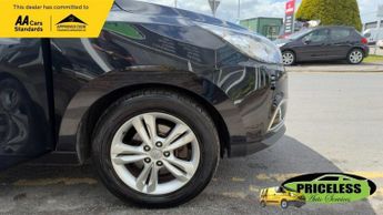 HYUNDAI IX35 1.7 CRDi Premium SUV 5dr Diesel Manual Euro 5 (s/s) (115 ps)