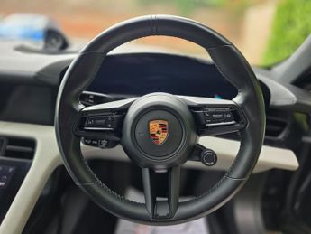PORSCHE TAYCAN Performance 93.4kWh Sport Turismo 5dr Electric Auto RWD (22kW Ch