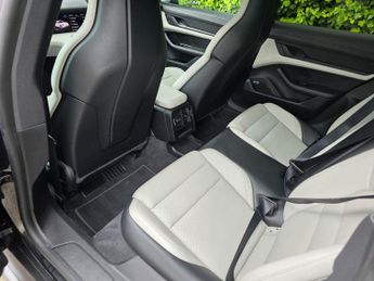 PORSCHE TAYCAN Performance 93.4kWh Sport Turismo 5dr Electric Auto RWD (22kW Ch