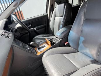 VOLVO XC90 2.4 D5 SE Lux SUV 5dr Diesel Geartronic AWD (224 g/km, 182 bhp)