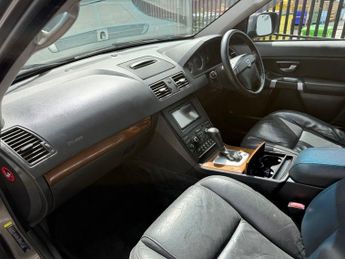 VOLVO XC90 2.4 D5 SE Lux SUV 5dr Diesel Geartronic AWD (224 g/km, 182 bhp)
