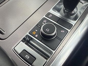 LAND ROVER RANGE ROVER SPORT 3.0 SD V6 HSE SUV 5dr Diesel Auto 4WD Euro 6 (s/s) (306 ps)