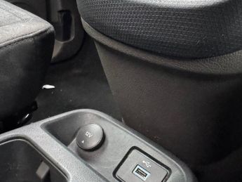 FORD GRAND TOURNEO CONNECT 1.5 EcoBlue Titanium MPV 5dr Diesel Auto Euro 6 (s/s) (120 ps)