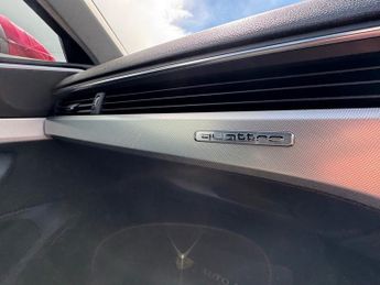 AUDI A4 2.0 TDI Sport Saloon 4dr Diesel S Tronic quattro Euro 6 (s/s) (1