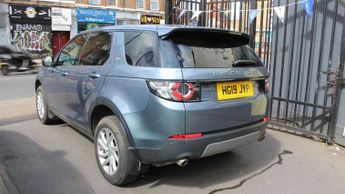 LAND ROVER DISCOVERY SPORT 2.0 TD4 SE Tech SUV 5dr Diesel Auto 4WD Euro 6 (s/s) (180 ps)