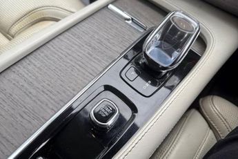 VOLVO XC90 2.0h T8 Twin Engine Recharge 11.6kWh Inscription Pro SUV 5dr Pet