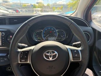 TOYOTA YARIS 1.5 VVT-h Icon Hatchback 5dr Petrol Hybrid E-CVT Euro 6 (101 ps)