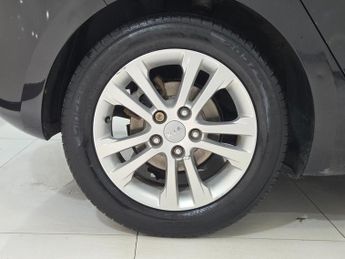 KIA CEED 1.6 CRDi 2 Hatchback 5dr Diesel Auto Euro 5 (126 bhp)