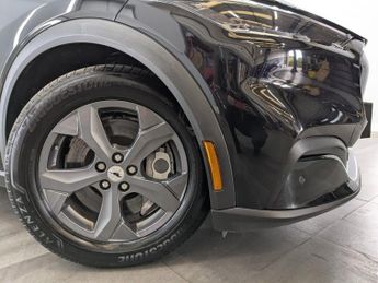 FORD MUSTANG MACH-E Standard Range 70kWh SUV 5dr Electric Automatic (269 ps)