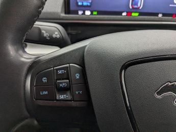 FORD MUSTANG MACH-E Standard Range 70kWh SUV 5dr Electric Automatic (269 ps)