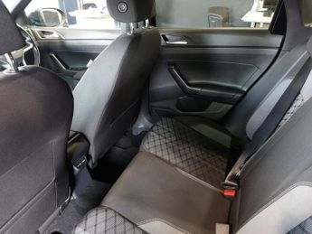 VOLKSWAGEN TAIGO 1.5 TSI R-Line SUV 5dr Petrol DSG Euro 6 (s/s) (150 ps)