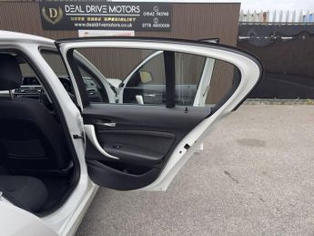 BMW 1 SERIES 1.5 118i GPF SE Hatchback 5dr Petrol Auto Euro 6 (s/s) (136 ps)