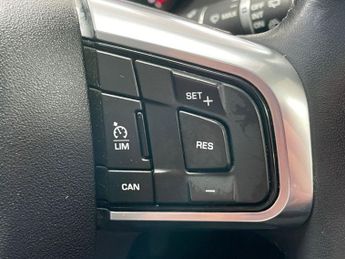 LAND ROVER DISCOVERY SPORT 2.0 eD4 HSE SUV 5dr Diesel Manual Euro 6 (s/s) (5 Seat) (150 ps)