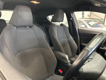 TOYOTA C-HR 1.8 VVT-h Icon SUV 5dr Petrol Hybrid CVT Euro 6 (s/s) (122 ps)