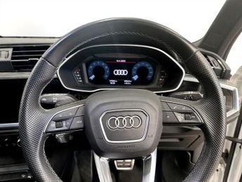 AUDI Q3 1.5 TFSI CoD 35 Black Edition SUV 5dr Petrol S Tronic Euro 6 (s/