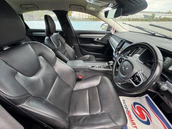 VOLVO S90 2.0 D4 Momentum Saloon 4dr Diesel Auto Euro 6 (s/s) (190 ps)