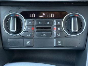 AUDI Q3 2.0 TDI S line Edition SUV 5dr Diesel S Tronic quattro Euro 6 (s