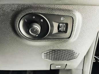 MG MG ZS 72.6kWh Trophy Connect Long Range SUV 5dr Electric Auto (156 ps)