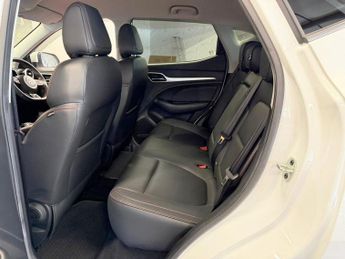 MG MG ZS 72.6kWh Trophy Connect Long Range SUV 5dr Electric Auto (156 ps)