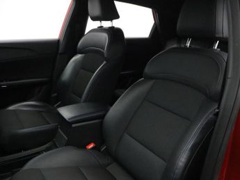 MG MG 4 64kWh Trophy Long Range Hatchback 5dr Electric Auto (203 ps)