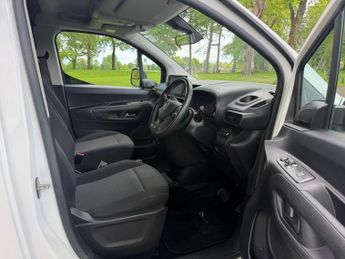 VAUXHALL COMBO 1.5 Turbo D 2300 Edition Panel Van 4dr Diesel Auto L2 H1 Euro 6 