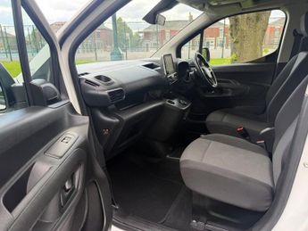 VAUXHALL COMBO 1.5 Turbo D 2300 Edition Panel Van 4dr Diesel Auto L2 H1 Euro 6 