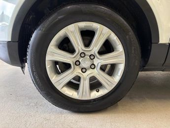 LAND ROVER RANGE ROVER EVOQUE 2.0 TD4 SE Tech SUV 5 Door Diesel Automatic White 4WD Euro 6 