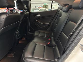 MERCEDES-BENZ GLA 2.1 GLA200d Sport SUV 5 Door Diesel Automatic White 7G-DCT Euro 