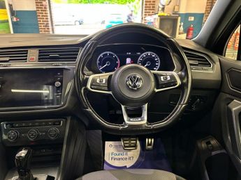 VOLKSWAGEN TIGUAN 2.0 TDI BlueMotion Tech R-Line SUV 5 Door Diesel Automatic DSG B