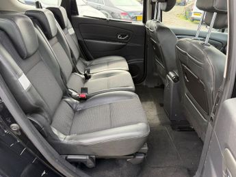 RENAULT GRAND SCENIC 1.5 dCi Dynamique TomTom MPV 5dr Diesel EDC Euro 5 (110 ps)