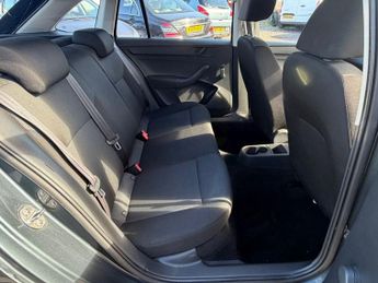 SKODA RAPID SPACEBACK 1.6 TDI S Hatchback 5dr Diesel DSG Euro 5 (90 ps)