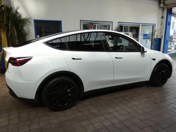 TESLA MODEL Y (Dual Motor) Long Range SUV 5dr Electric Auto 4WDE (384 bhp)