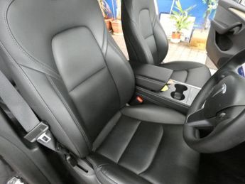 TESLA MODEL Y (Dual Motor) Long Range SUV 5dr Electric Auto 4WDE (384 bhp)