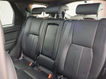 LAND ROVER DISCOVERY SPORT 2.0 TD4 HSE SUV 5dr Diesel Auto 4WD Euro 6 (s/s) (180 ps)
