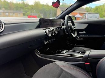 MERCEDES-BENZ CLA 1.3 CLA250e 15.6kWh AMG Line (Executive) Shooting Brake 5dr Petr