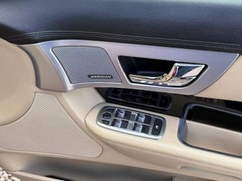 JAGUAR XF 3.0d S V6 Premium Luxury Saloon 4dr Diesel Auto Euro 5 (s/s) (27
