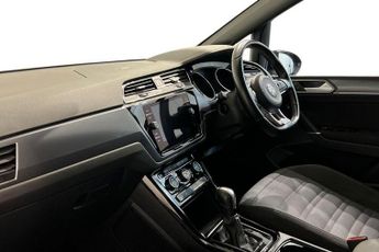 VOLKSWAGEN TOURAN 1.5 TSI EVO R-Line MPV 5dr Petrol DSG Euro 6 (s/s) (150 ps) Fron