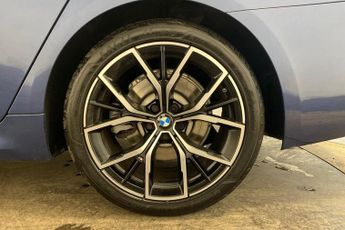 BMW 5 SERIES 2.0 520d MHT M Sport Saloon 4dr Diesel Hybrid Steptronic xDrive 