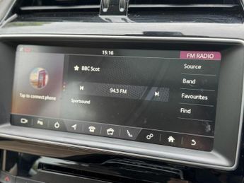 JAGUAR F-PACE 2.0 P250i Portfolio SUV 5dr Petrol Auto AWD Euro 6 (s/s) (250 ps