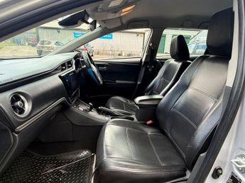 TOYOTA AURIS 1.8 VVT-h Icon Touring Sports 5dr Petrol Hybrid CVT Euro 6 (s/s)