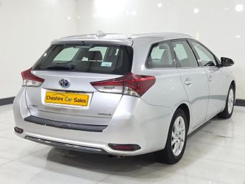 TOYOTA AURIS 1.8 VVT-h Icon Touring Sports 5dr Petrol Hybrid CVT Euro 6 (s/s)