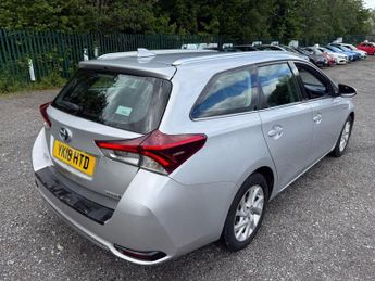 TOYOTA AURIS 1.8 VVT-h Icon Touring Sports 5dr Petrol Hybrid CVT Euro 6 (s/s)