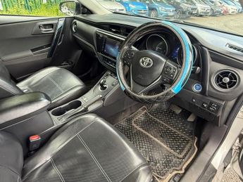 TOYOTA AURIS 1.8 VVT-h Icon Touring Sports 5dr Petrol Hybrid CVT Euro 6 (s/s)