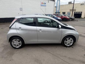 TOYOTA AYGO 1.0 VVT-i x-pression Hatchback 5dr Petrol Manual Euro 5 Euro 5 (