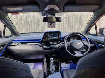 TOYOTA C-HR 2.0 VVT-h Dynamic SUV 5dr Petrol Hybrid CVT Euro 6 (s/s) (184 ps